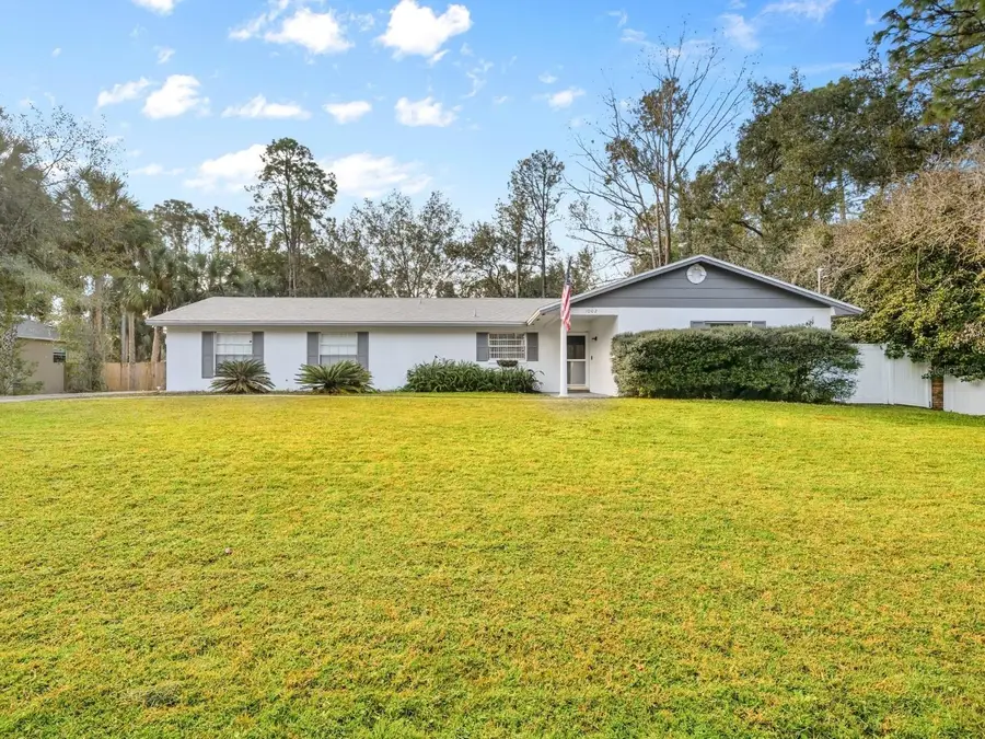 1002 Pine Tree Drive, Eustis, FL 32726 - Image #2