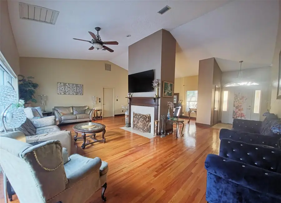 1052 Laura Street, Casselberry, FL 32707 - Image #3