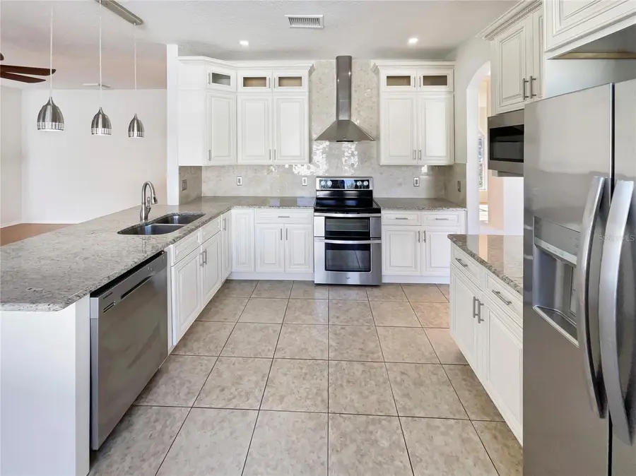 3834 Regents Way, Oviedo, FL 32765 - #2