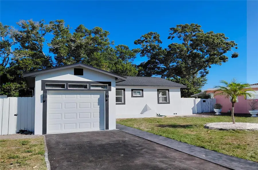 3135 33rd Avenue N, Saint Petersburg, FL 33713 - #2