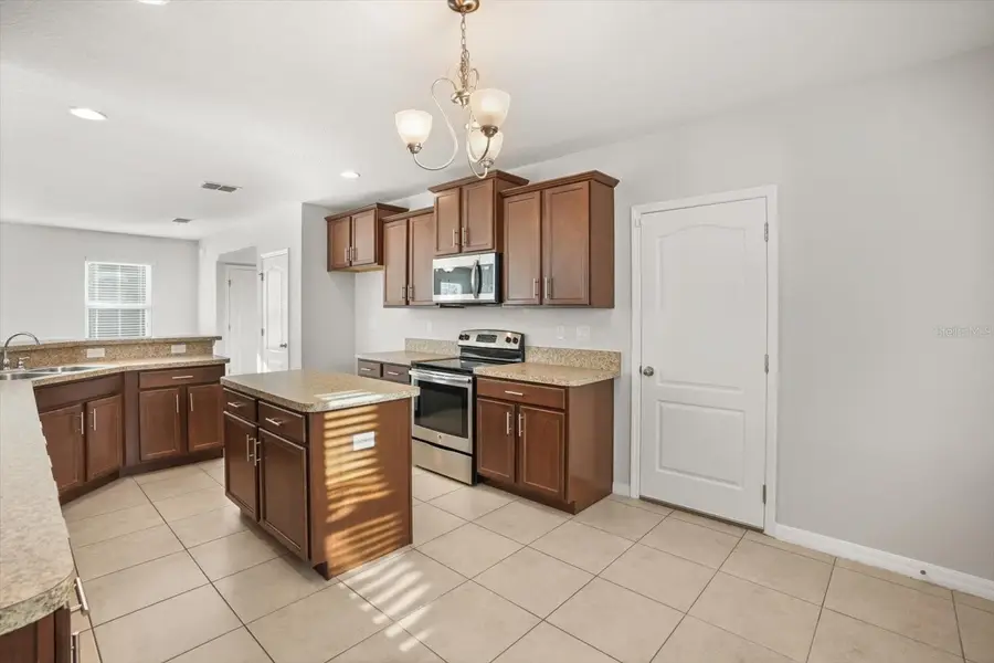 4909 Waters Gate Drive, Tavares, FL 32778 - Image #3