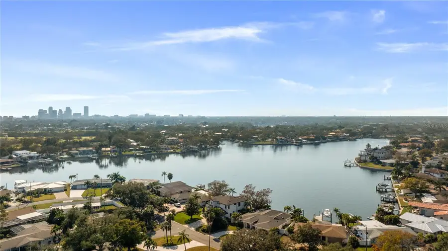 3598 10th Street Ne, Saint Petersburg, FL 33704 - #3