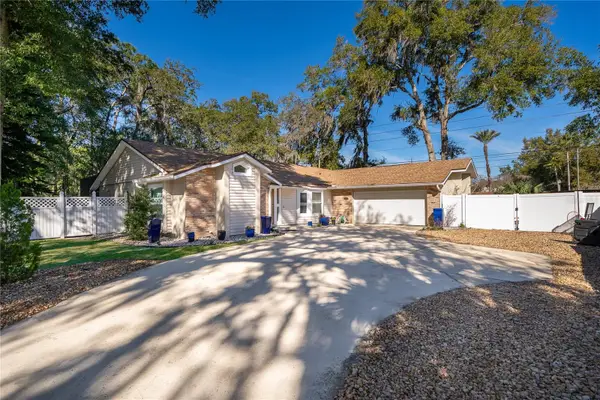 1077 Howell Harbor Drive, CASSELBERRY, FL 32707