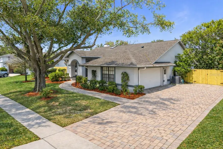 522 Lagoon Drive, Oviedo, FL 32765 - Image #3