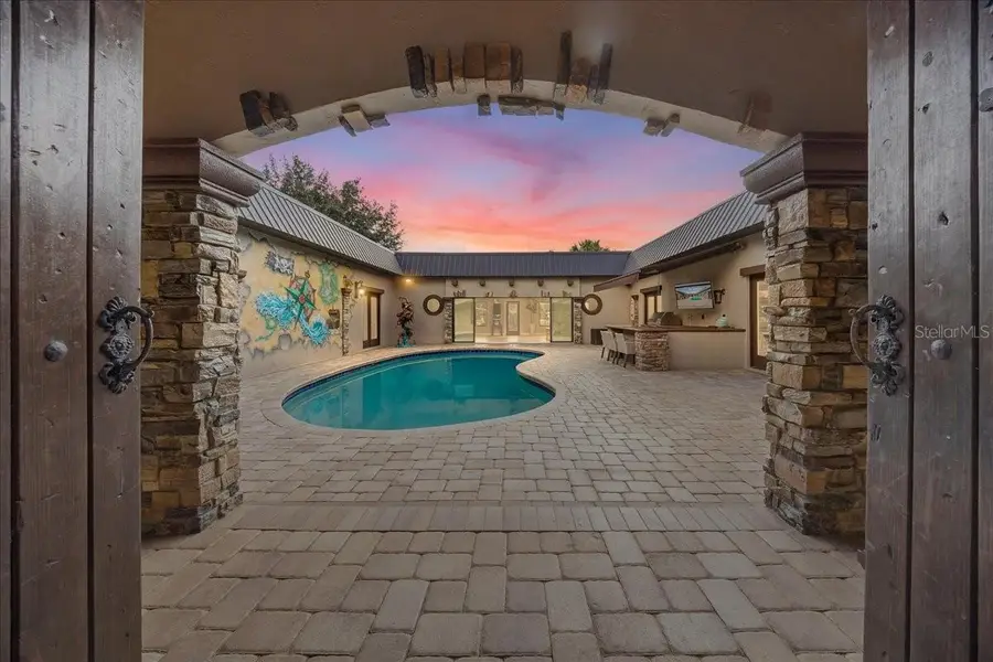 452 SE Paradise Point Road, Crystal River, FL 34429 - Image #2