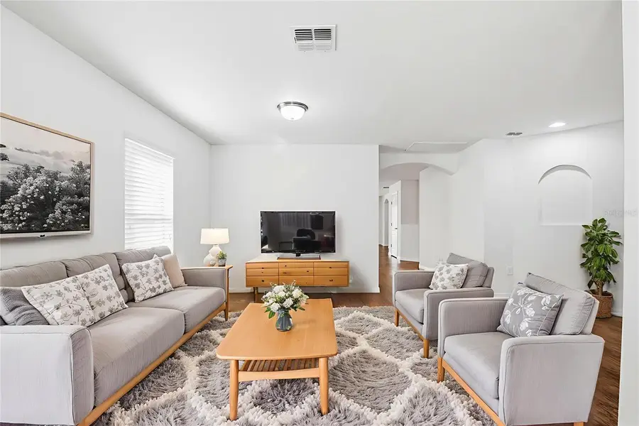 906 Wynnmere Walk Avenue, Ruskin, FL 33570 - Image #2