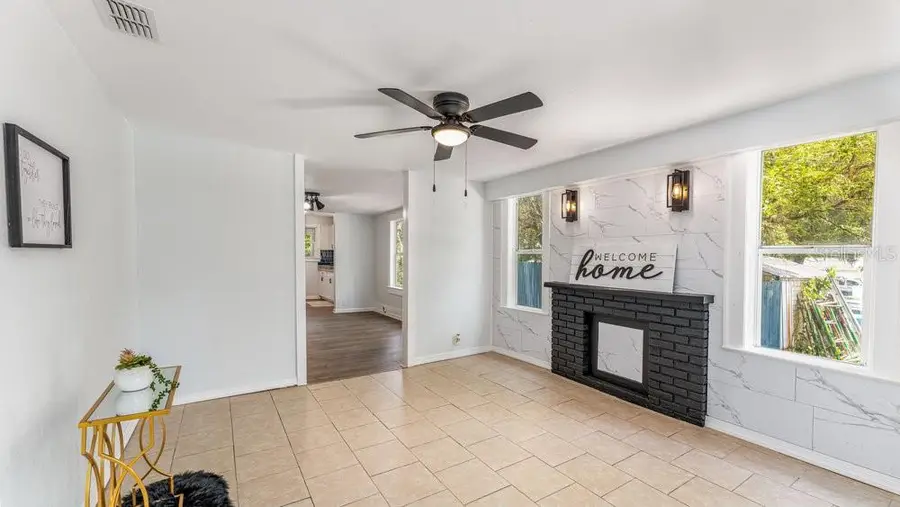 912 E Carolina Ave, Deland, FL 32724 - Image #2