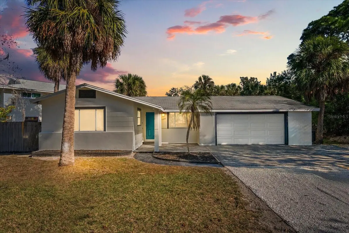 10395 San Martin Boulevard Ne, Saint Petersburg, FL 33702 - #1