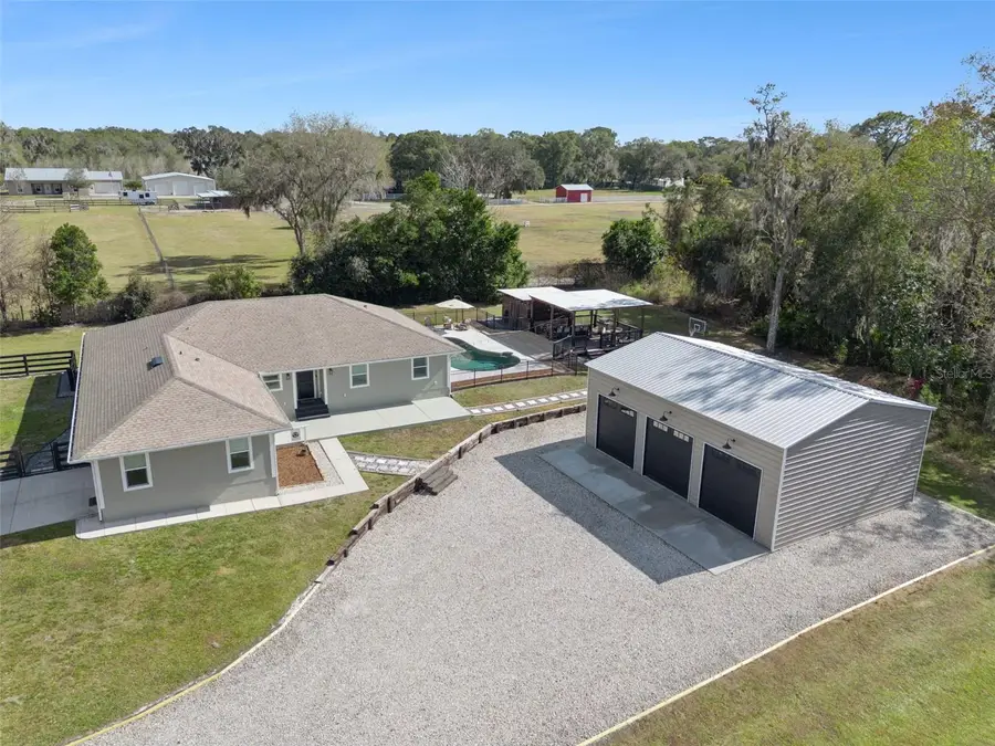 323 Mclain Lane, Geneva, FL 32732 - Image #3