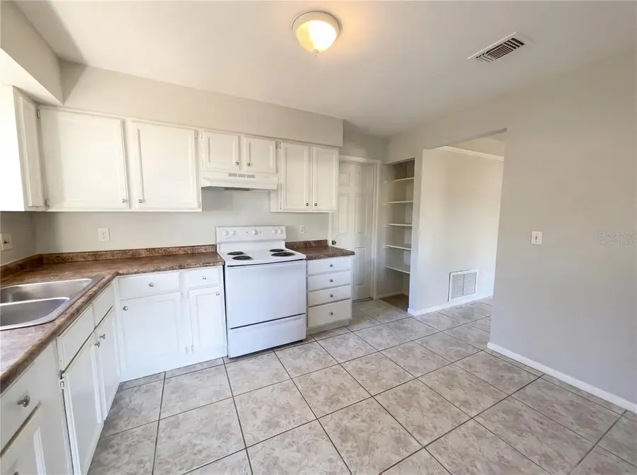 6137 Sparling Hills Circle, Orlando, FL 32808 - Image #2