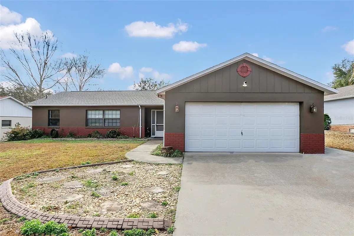 10400 Summit Square Drive, Leesburg, FL 34788 - #1