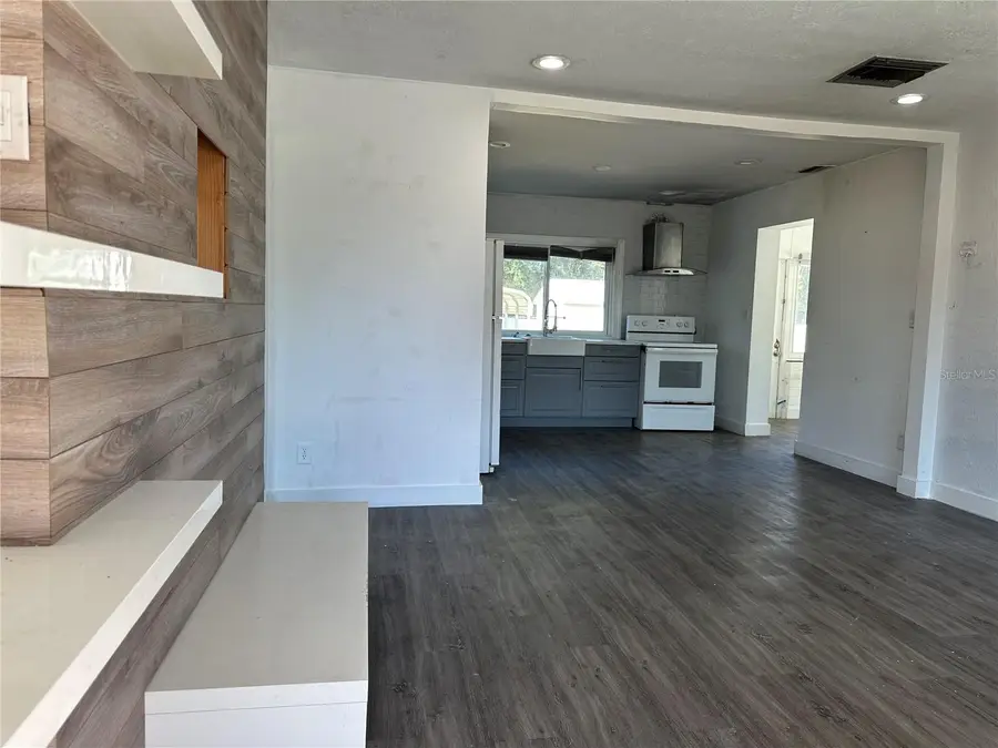 2443 E Jersey Ave, Orlando, FL 32806 - Image #2