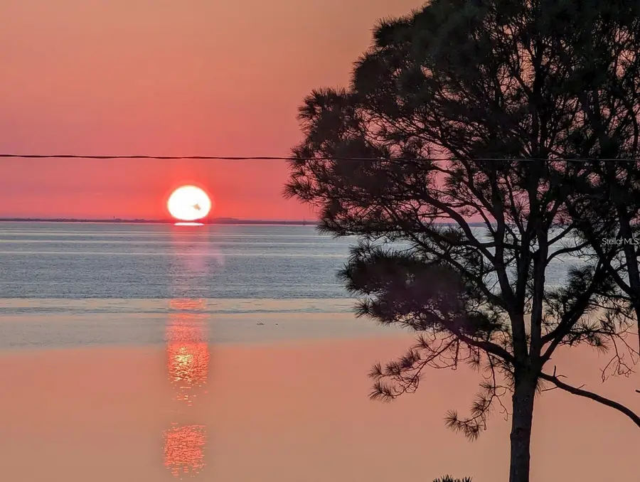 2041 Beach Dr Se, Saint Petersburg, FL 33705 - #3