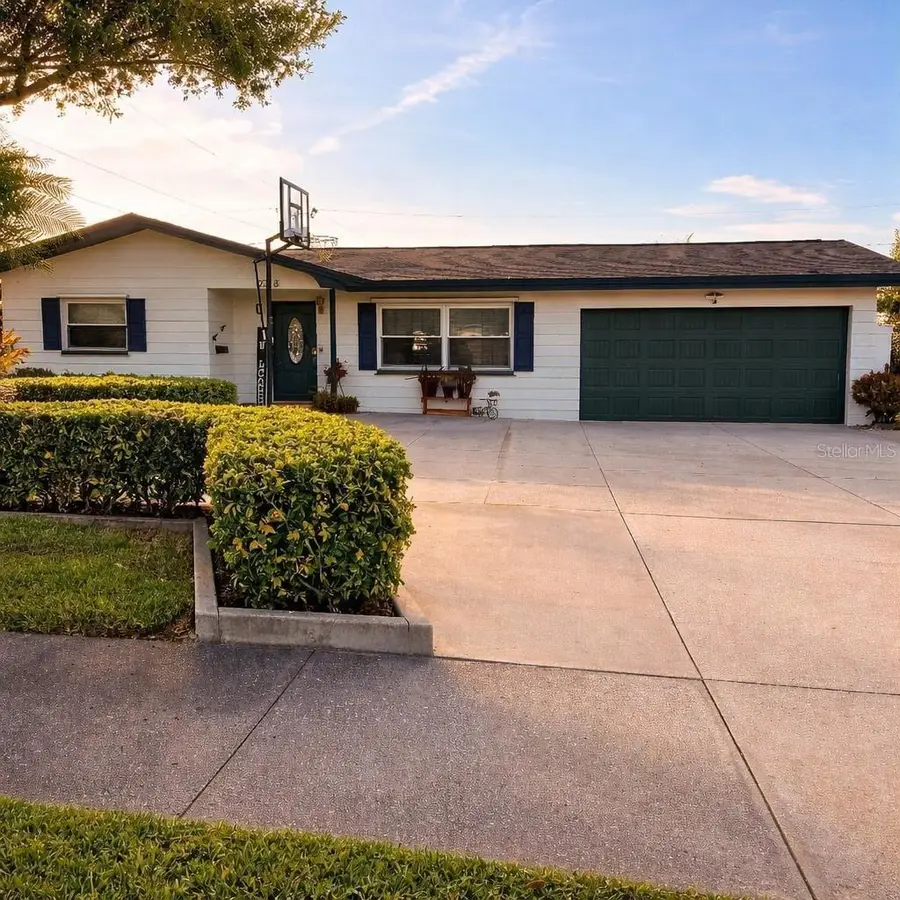 2218 8th Avenue Sw, Largo, FL 33770 - #3