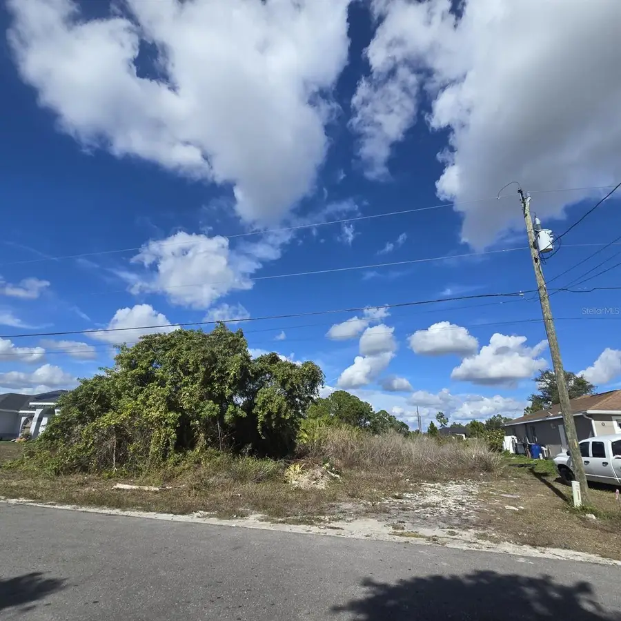 2804 E 11th Street, Lehigh Acres, FL 33972 - #2