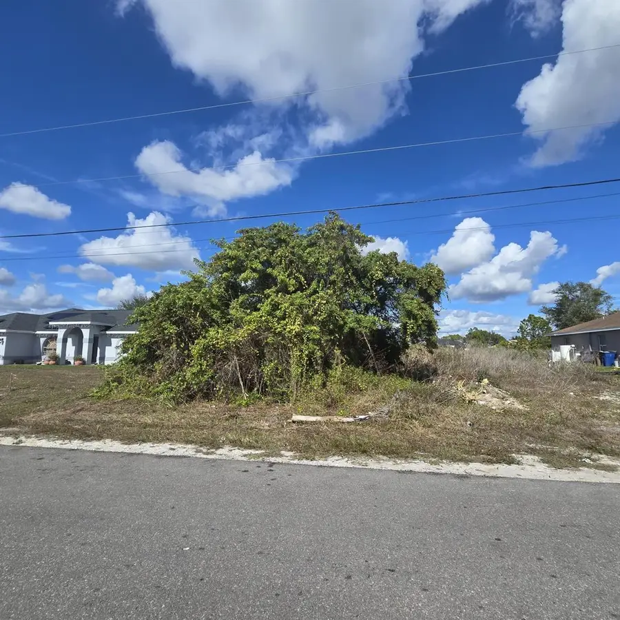 2804 E 11th Street, Lehigh Acres, FL 33972 - #3