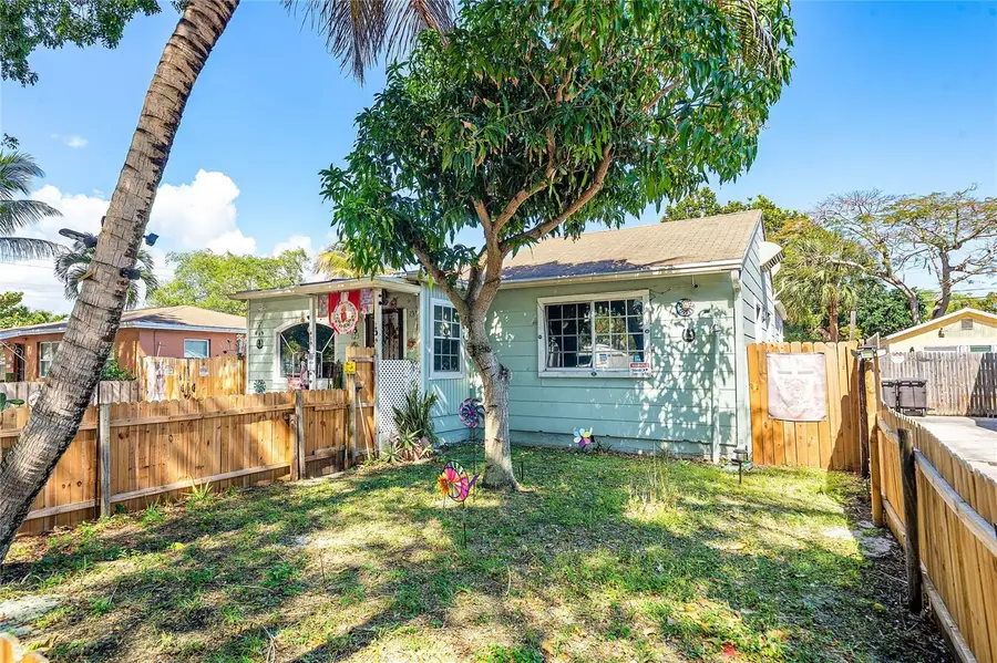 825 Winters Street, West Palm Beach, FL 33405 - #3