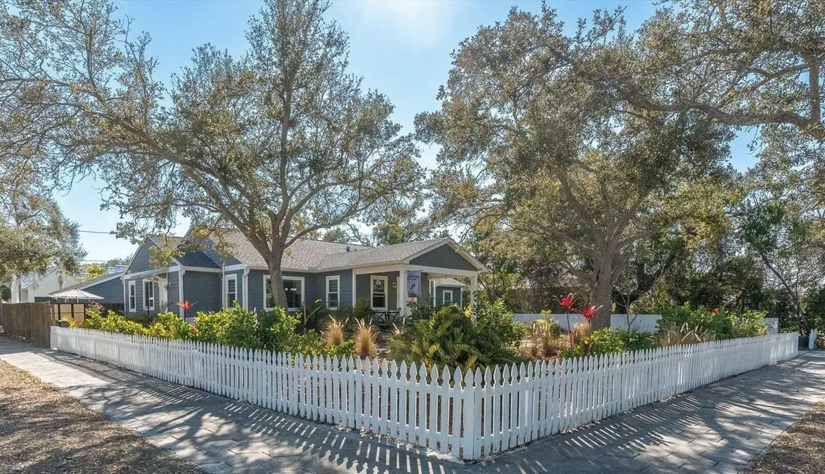 104 22nd Avenue S, Saint Petersburg, FL 33705 - #1