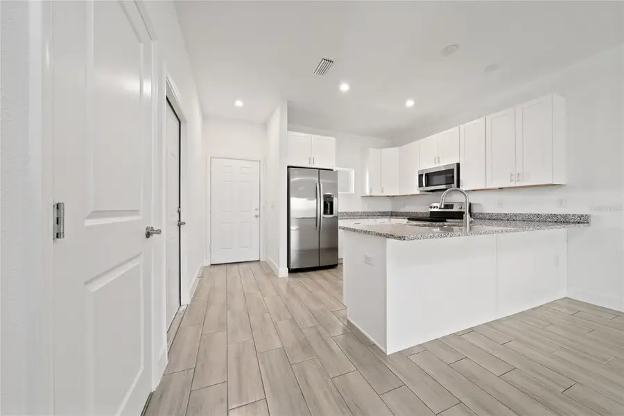 462 Lake Shore Parkway, Davenport, FL 33896 - #3