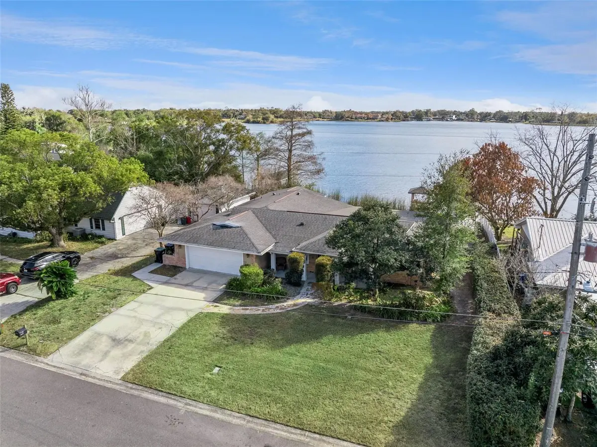 894 W Lake Holden Point, Orlando, FL 32805 - #1