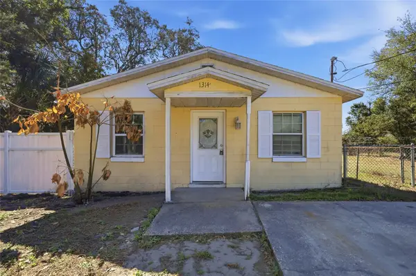 1314 Robie Avenue, MOUNT DORA, FL 32757