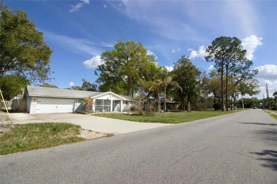 501 Rose Avenue, Fruitland Park, FL 34731 - #2