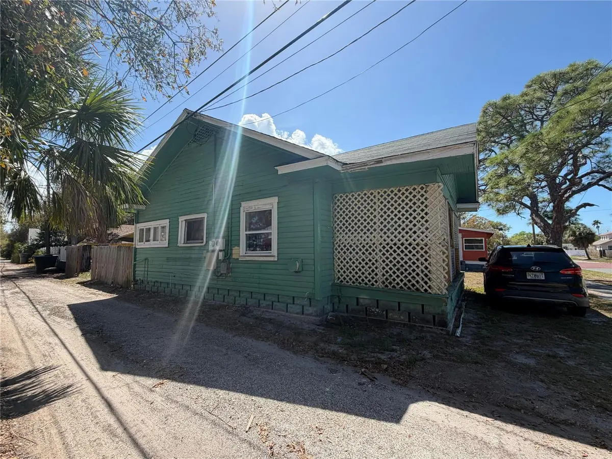 2500 Oakdale Street S, Saint Petersburg, FL 33705 - #1