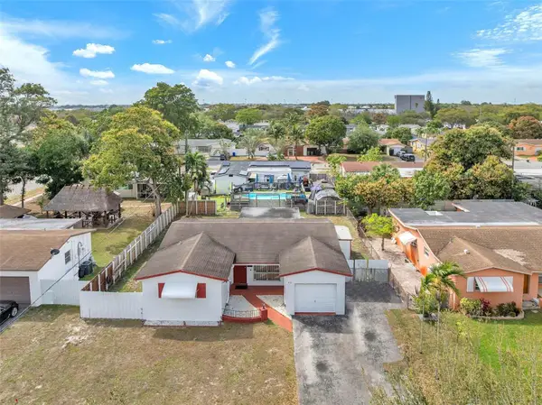 410 SW 71st Avenue, PEMBROKE PINES, FL 33023