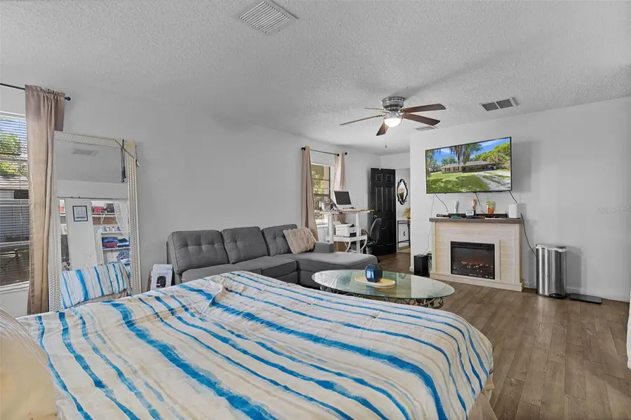 1124 E Grant Avenue, Mount Dora, FL 32757 - #3
