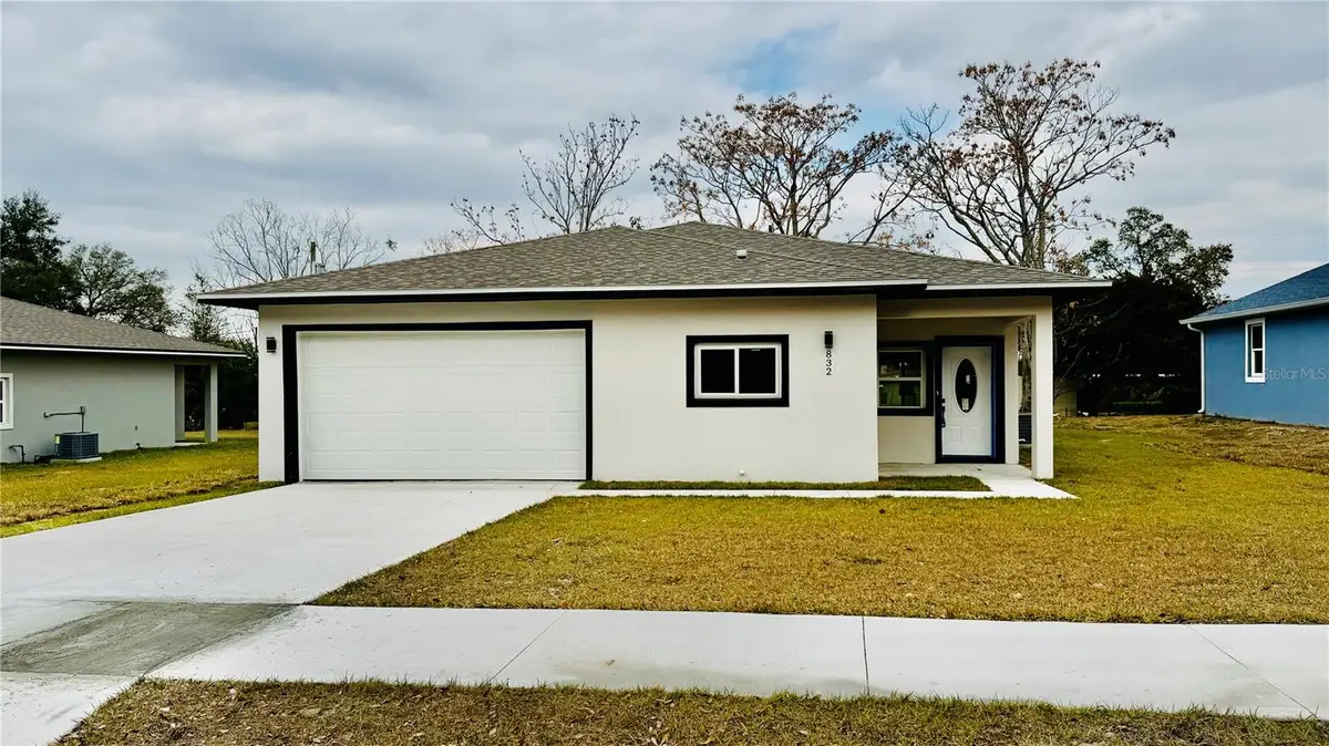 832 E Desoto Street, Clermont, FL 34711 - #1