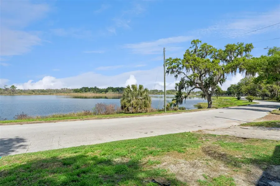 806 S Main Avenue, Groveland, FL 34736 - #2