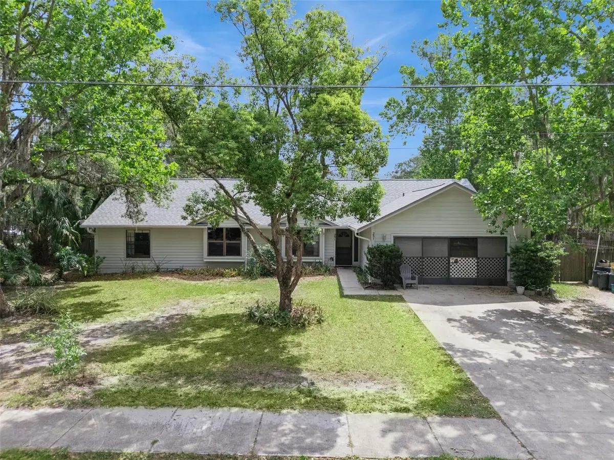 251 Avenue E, Chuluota, FL 32766 - #1