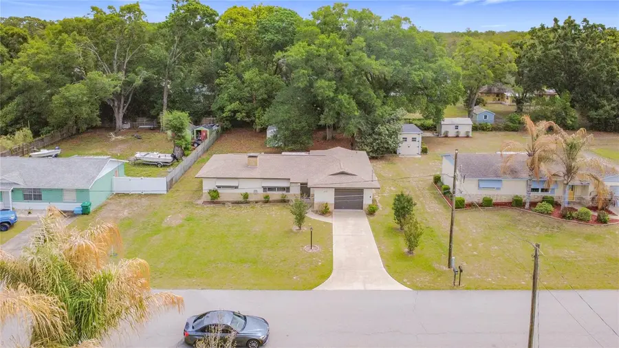 615 Third Avenue, Lady Lake, FL 32159 - #2