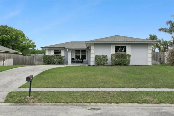 102 N Silver Cluster Court, LONGWOOD, FL 32750