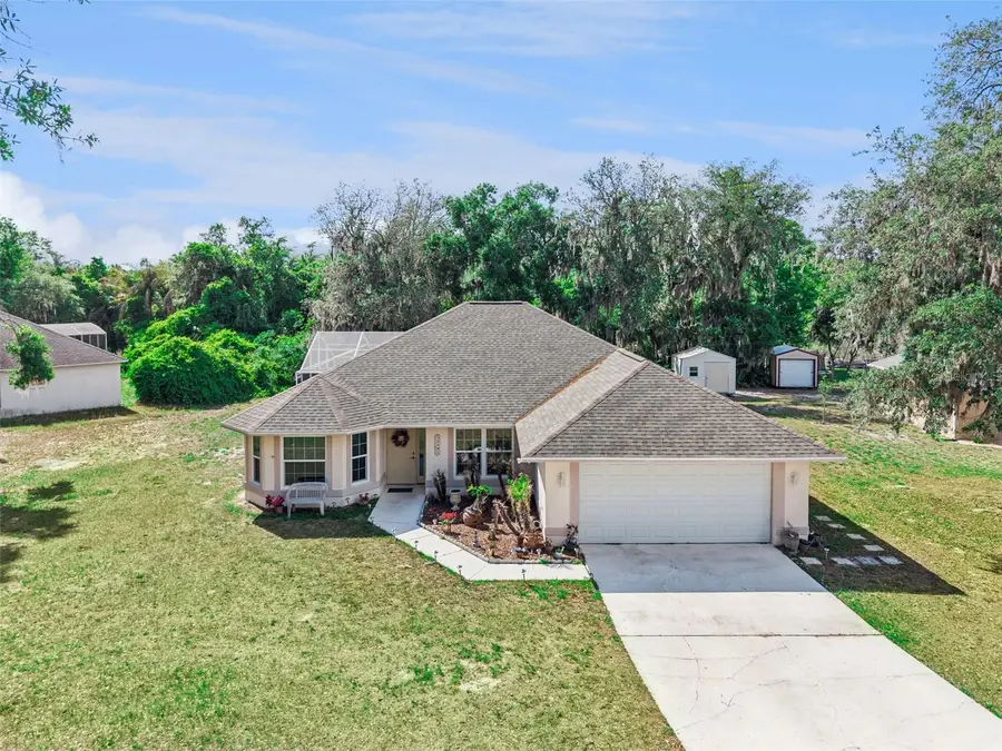 35401 Willow Circle, Fruitland Park, FL 34731 - #2