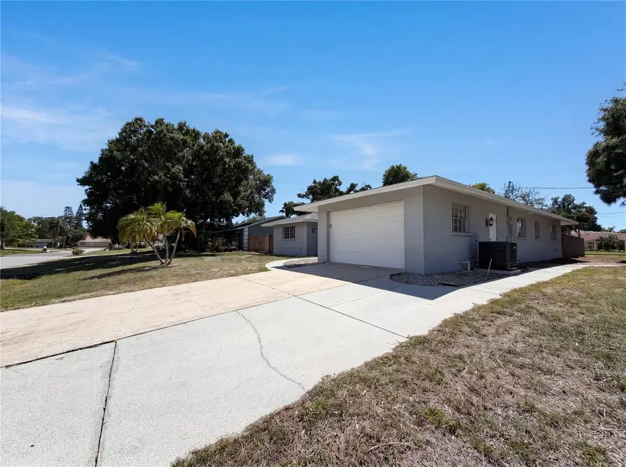 6712 Conetta Drive, Sarasota, FL 34243 - #2