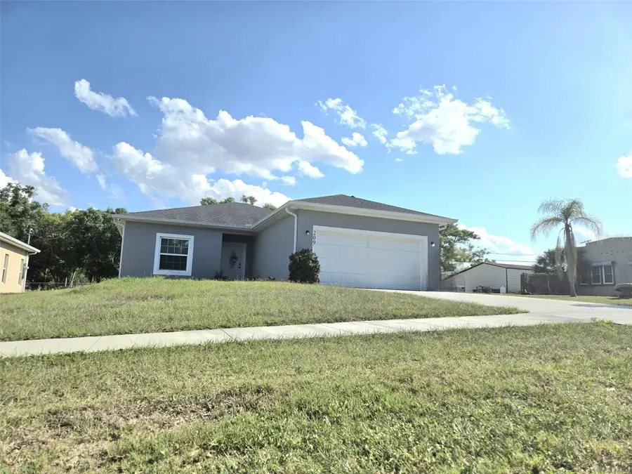 209 E Lemon Street, Davenport, FL 33837 - #2