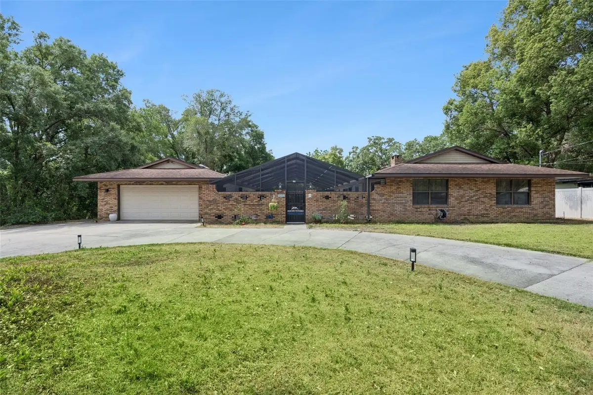 209 E Catawba Street, Fruitland Park, FL 34731 - #1