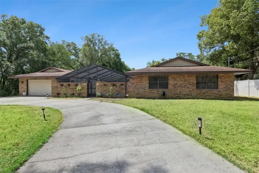 209 E Catawba Street, Fruitland Park, FL 34731 - #2
