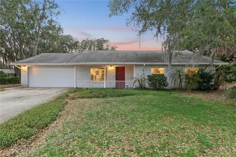 307 E Maple Street, Davenport, FL 33837 - #2