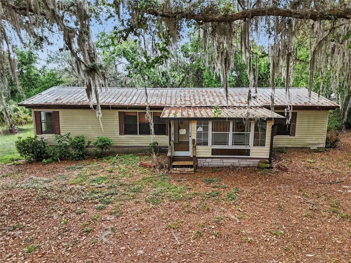18007 SE 90th Street, Ocklawaha, FL 32179 - #1
