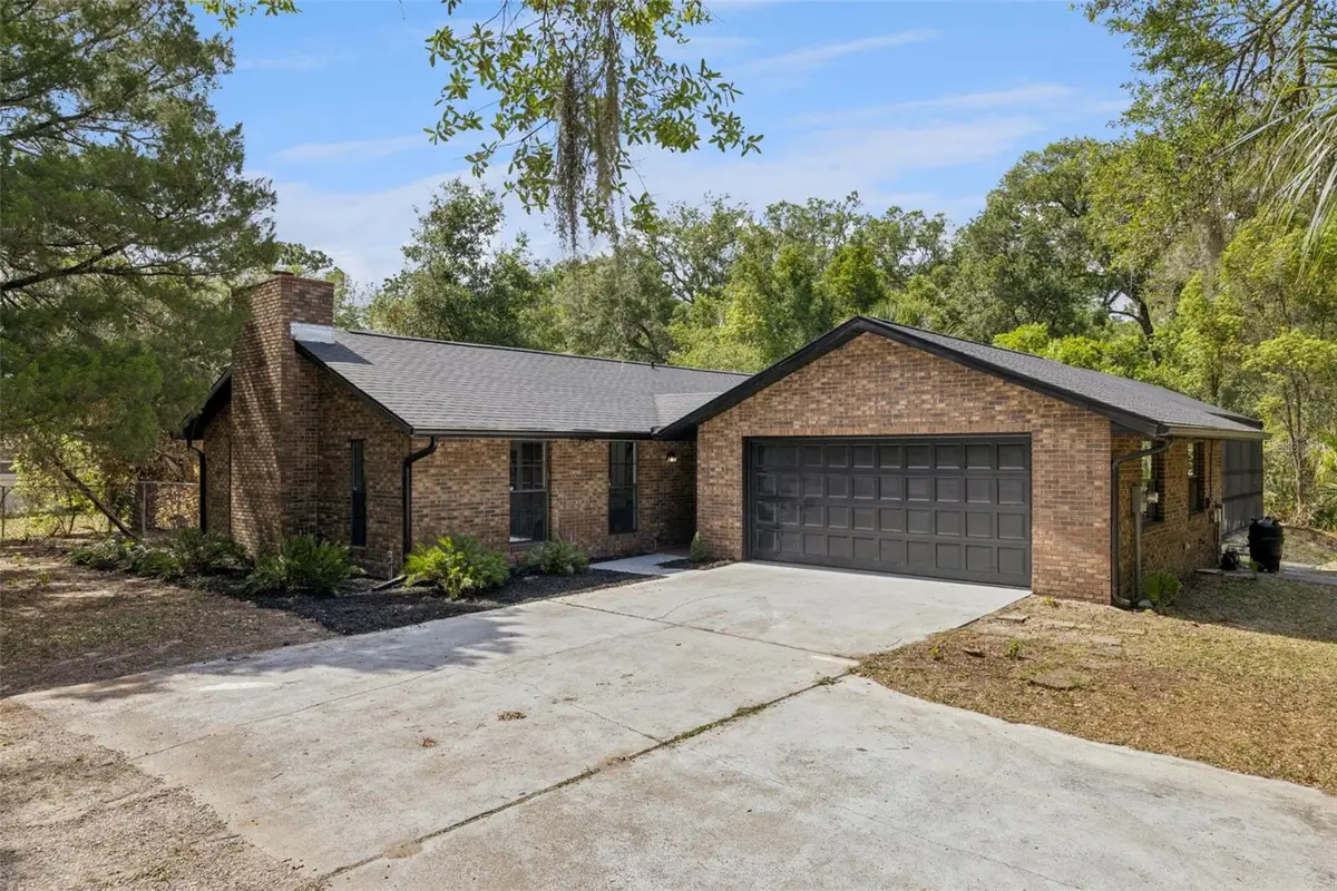 1095 E Graves Avenue, Orange City, FL 32763 - #1