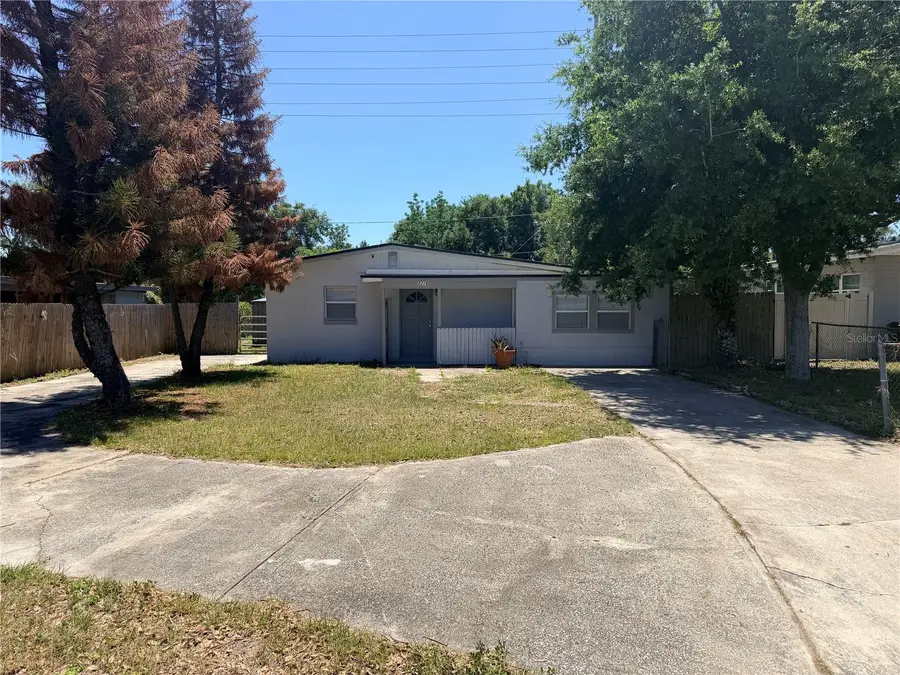 2216 Mayflower Avenue, Apopka, FL 32703 - #3