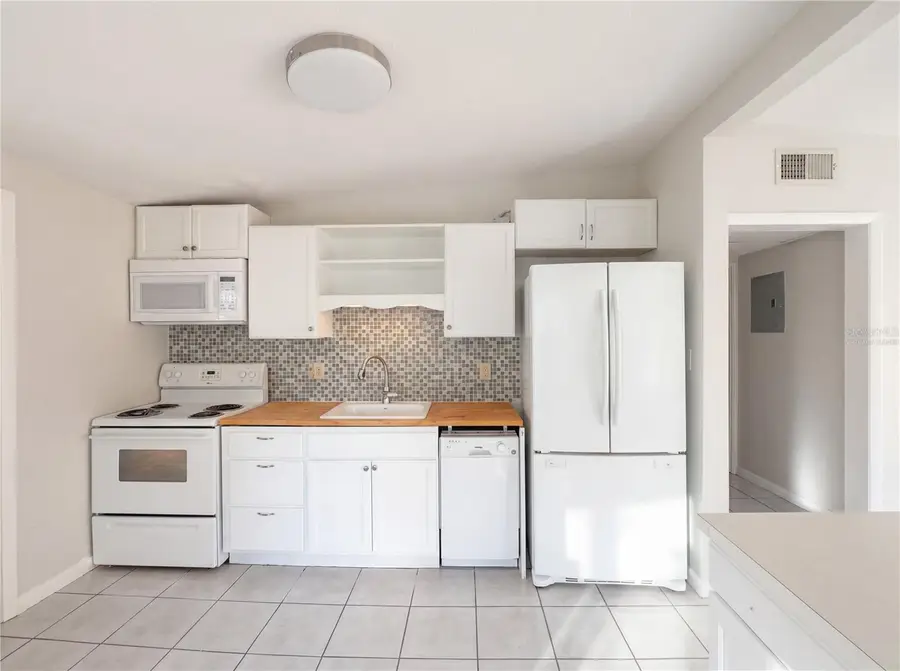 911 New York Street, Edgewater, FL 32132 - #2