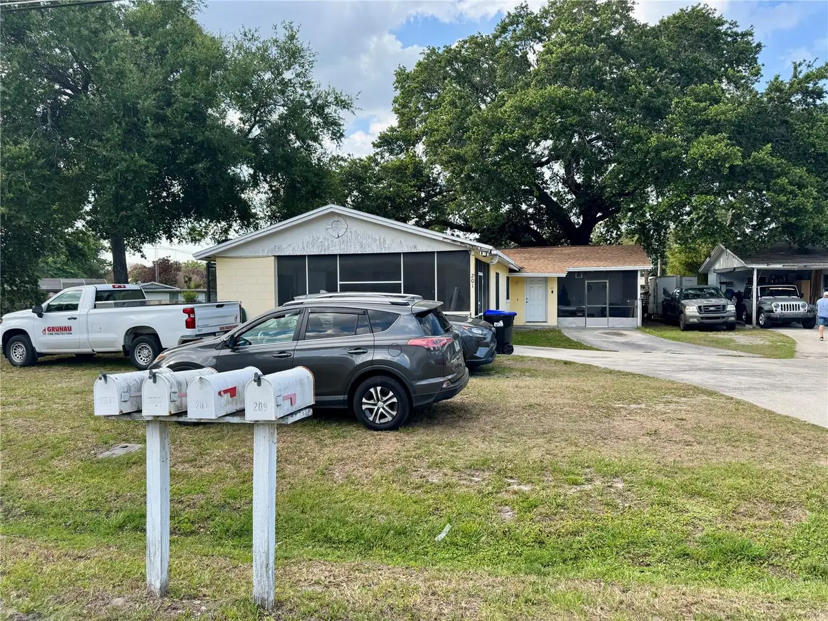 201 E Buchanon Avenue, Orlando, FL 32809 - #1