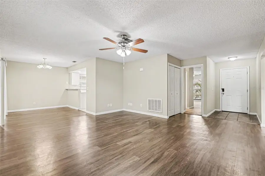 826 Sunridge Point Drive, Seffner, FL 33584 - #2