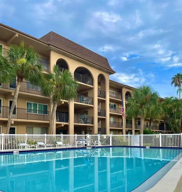 2525 W Bay Drive #C34, LARGO, FL 33770