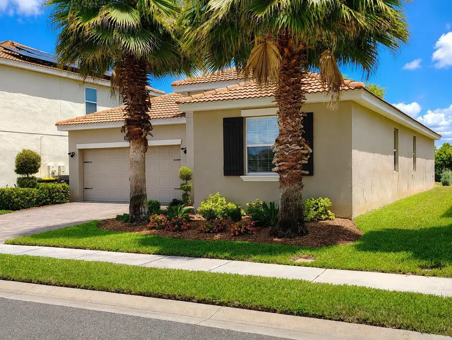 1047 Oak Bluff Drive, Davenport, FL 33837 - #2
