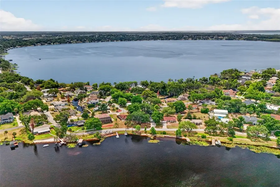 637 W Lakeshore Drive, Clermont, FL 34711 - #2