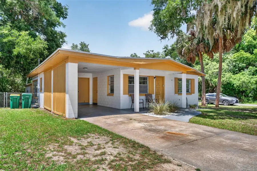 529 E Gottsche Avenue, Eustis, FL 32726 - #2